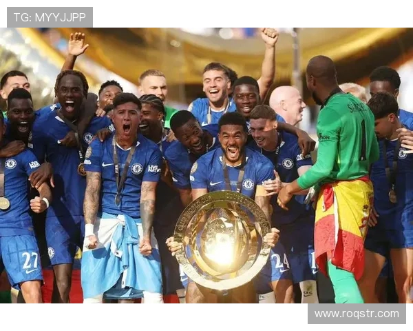 第五轮点球大战萨福诺夫四扑建功助巴黎加冕冠军惊险夺冠之夜全场